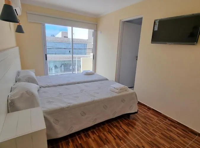 Peter Hotel