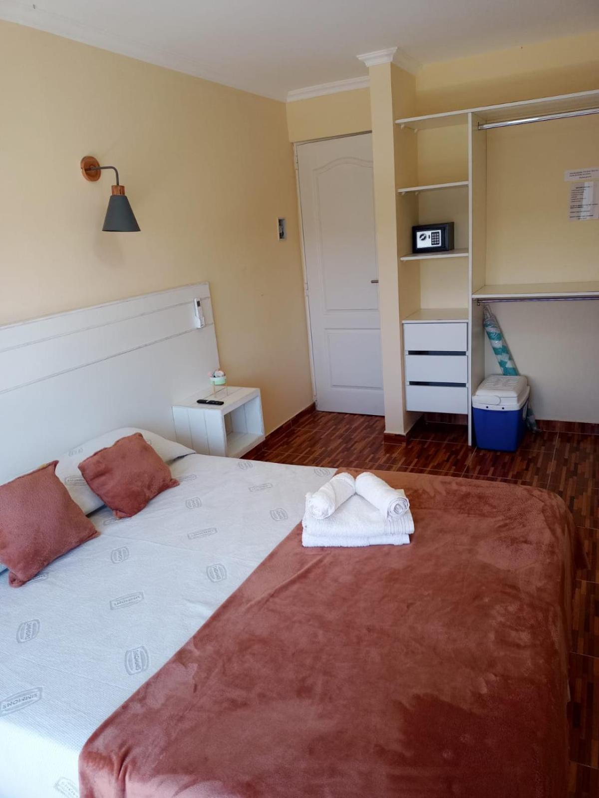 Peter Hotel *
